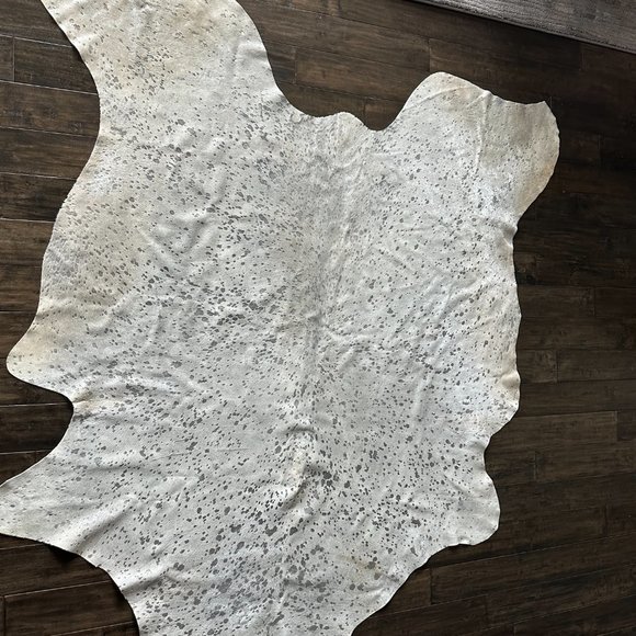 Beautiful Gray Hair on Hide Leather Cowhide Rug - NWOT - Picture 2 of 13
